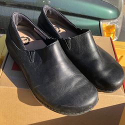 Woman’s Timberland Work Shoes Size 8