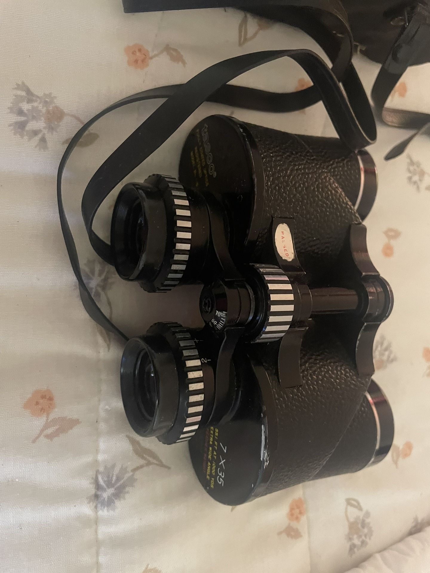 Tasco Featherweight Binoculars w/Case