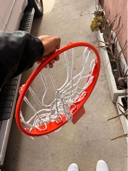 Basketball hoop
