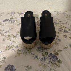 Beautiful Black Platform Sandals Authentic Michael Kors