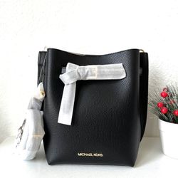 Michael Kors Emillia SM Bucket Bag