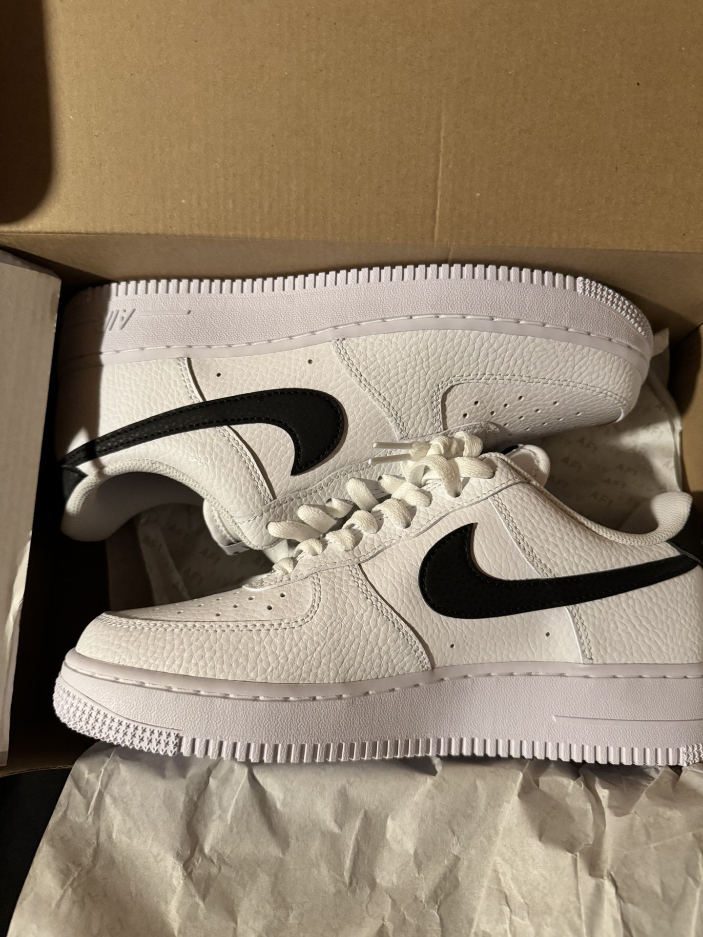 Nike Air Force 1 Low '07 in white and black