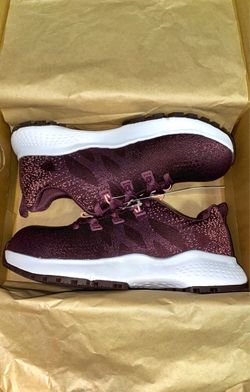 Knit Sneakers Burgundy with White Sole (Size: 5.5) 👉$80 (New)👈