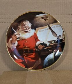Coca-Cola Santa Plate Making A List