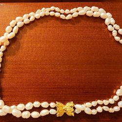 Genuine Vintage Pearl Necklace With 14K Gold Clasp 