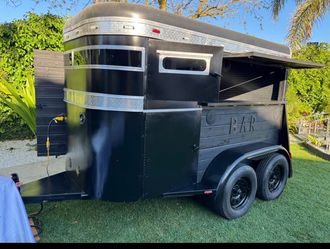 Bar horse trailer