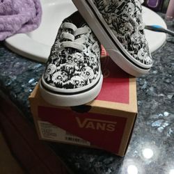 Glow Skulls Black /white Low Vans Size 5