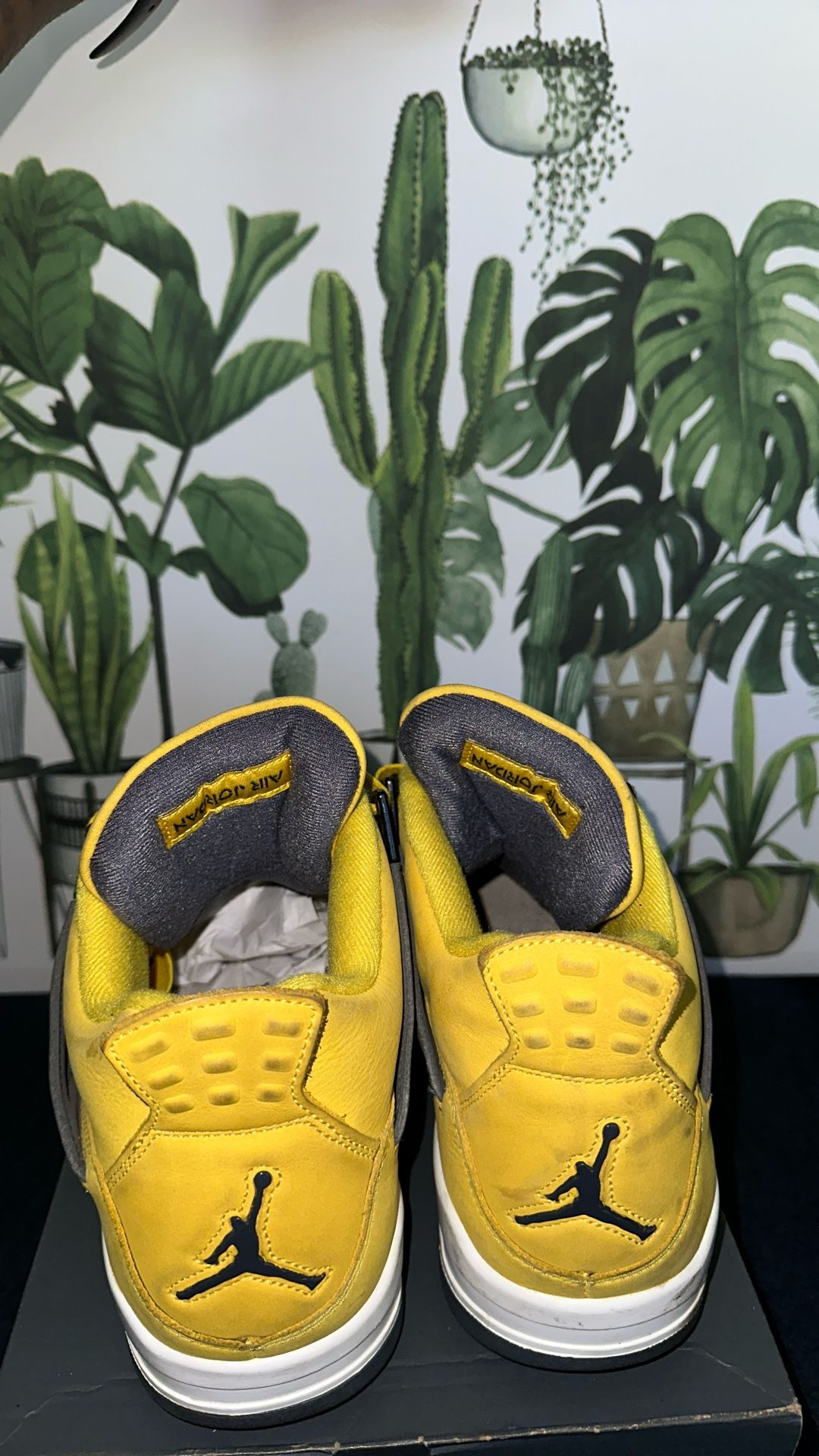 Air Jordan 4 Retro ‘ Lightning ‘ 