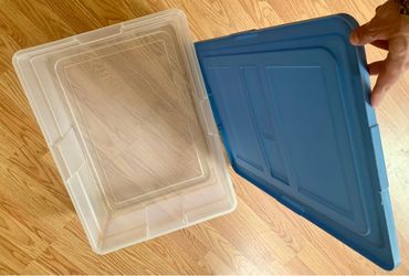 Rubbermaid Storage Bin Container 20”x16”x6” inches LWH With A Secure Lock Lid