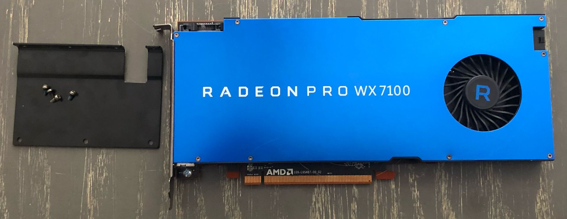 Radeon Pro WX7100 Graphics Card