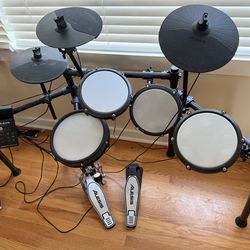 Alesis Nitro Max Kit Compact Electric Drum Kit with Quiet Mesh Pads, 10" Dual-Zone Snare, Bluetooth, 440+ BFD Sounds, Drumeo, USB MIDI, Kick Pedal