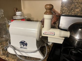 Champion Juicer