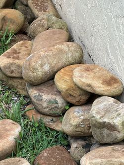 Decorative garden stones