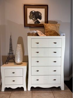 Modern white bedroom set-five drawer chest and matching nightstand
