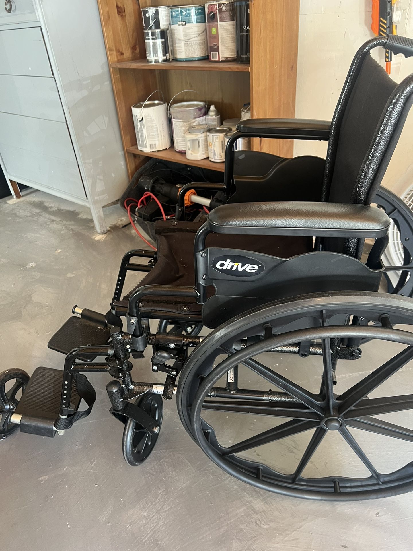 Drive Medical Cruiser III Wheelchair,, Removable Adjustable Desk Arms 18" Seat ($500 Retail)