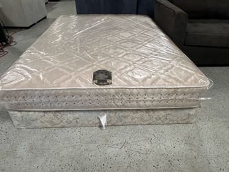 Queen size mattress and box spring set