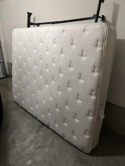Sealy Full Mattress with Boxspring and frame like new