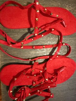 Red sandals. Size: 40 (8)