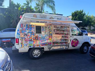 2001 Ford Ice Cream Truck – Clean Title – Fully Equipped