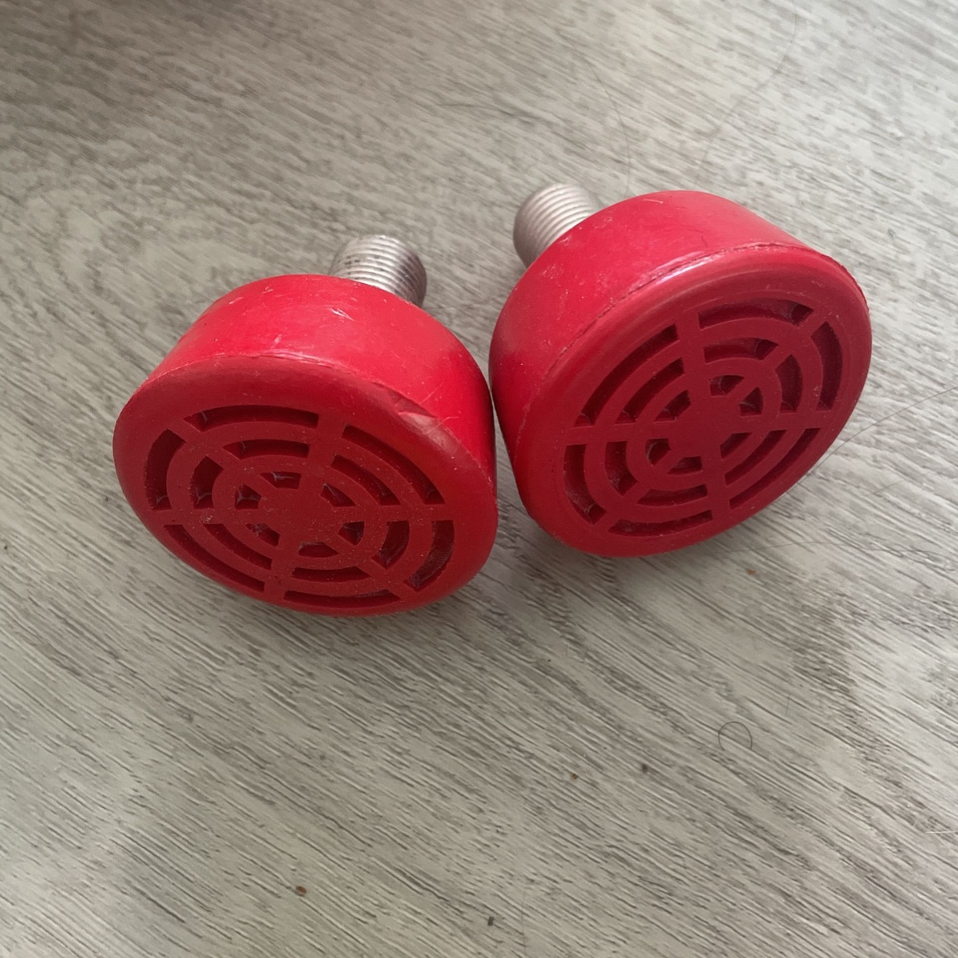 Roller skate toe stops
