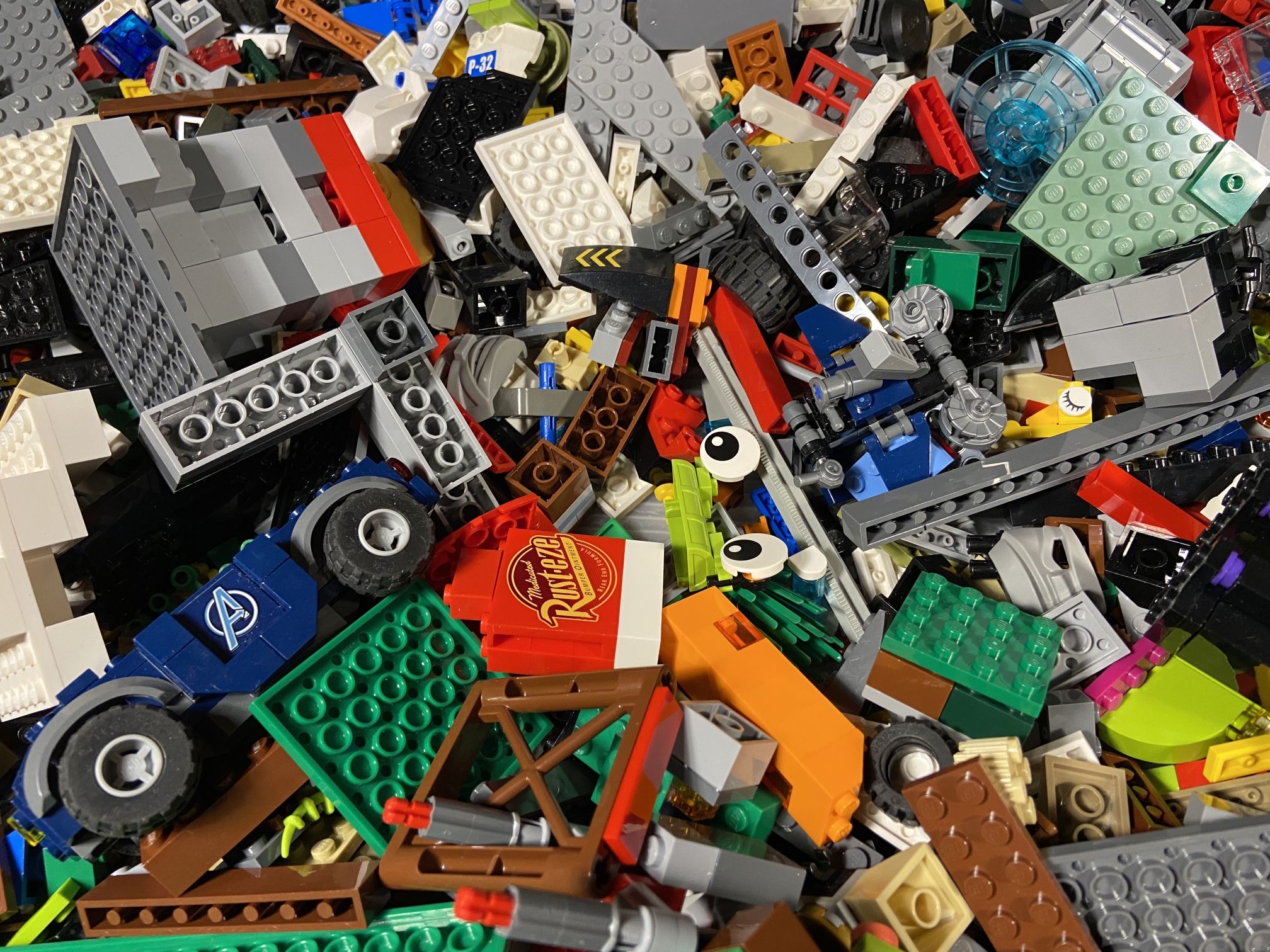 LEGO 40lb BULK LOT Minifigures Star Wars Marvel DC Minecraft Ninjago