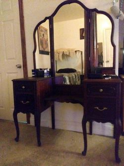 Antique mirror w cabinets