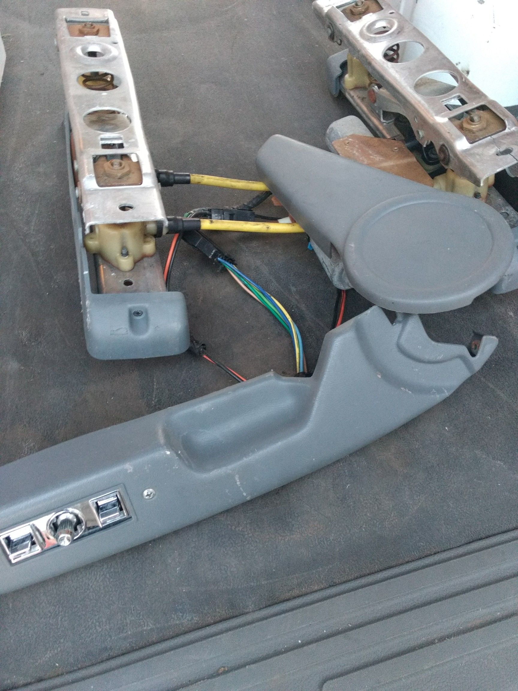 78 - 88 Monte Carlo SS El Camino Super Sport bucket seat electric power track
