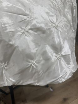 White Christmas Tree Skirt Size 48”  Missing Top Button 