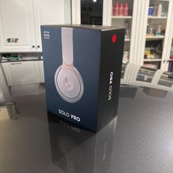 Beats Solo Pro 