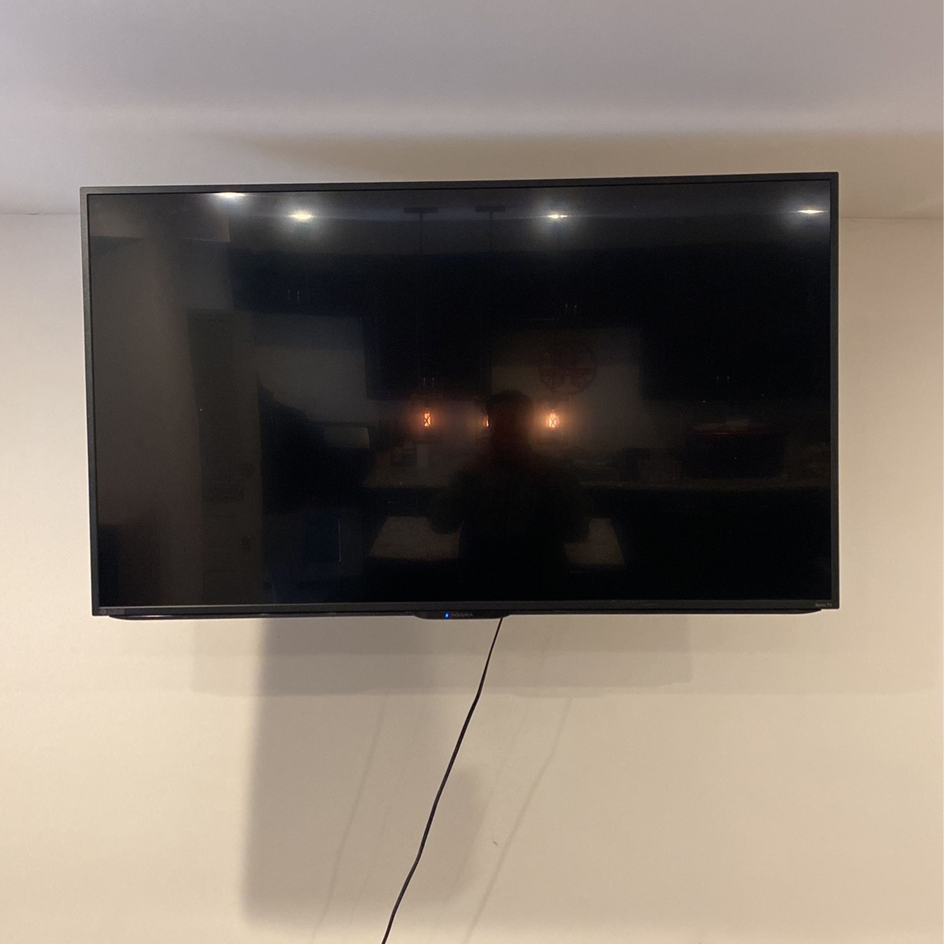 55’ Insignia Smart Flat Screen TV And Wall Mount