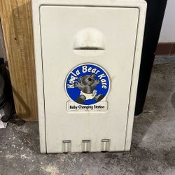 COMMERCIAL BABY Changing STATION