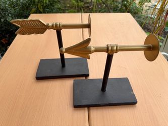 Decorative Metal Arrow Tabletop Sculptures - Modern Industrial Bookends / Decor (Set of 2, 7.5” Tall)