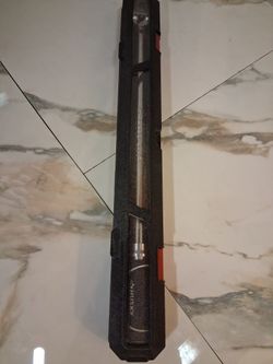 Husky Torque Wrench 1/2" Drive w/ Case