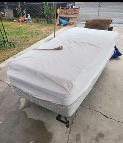 Cama Medica tamaño individual todo trabaja bien