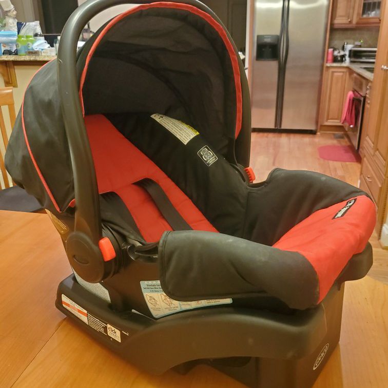 Graco SnugRide Click Connect Infant Car Seat with Base