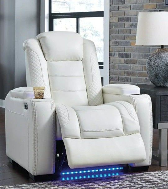 Party Time White Power Recliner

