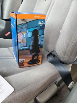 Logitech For Creators Blue Yeti USB Microphone