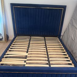 Blue Velvet Everly Quinn King Size Bed