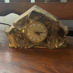 Mid century Shell “vomit” Clock
