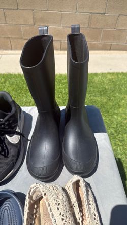 Size 2 big kids cat & jack rain boots