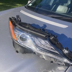 Headlight Passenger Side Camry 2019