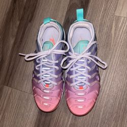 Nike Air VaporMax Plus Multicolor Low Top Lace-Up Women’s Athletic Sneakers