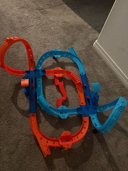 Hot wheels track