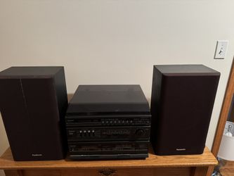 Panasonic Stereo System With Turntable 