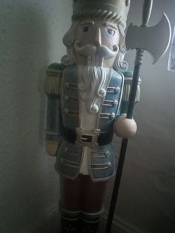 Nutcracker Statue
