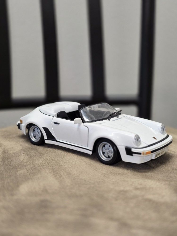 Maisto Porsche 911 Speedster (1989) – 1:24 Scale Diecast Model 🏎️
