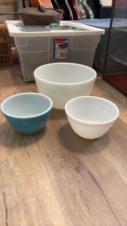 Vintage Lot Of 3 Pyrex 401 1/2qt And Mixing Bowl