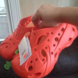 Crocs size 6