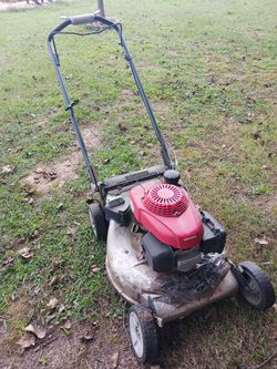 Self Propelled Honda Lawnmower 