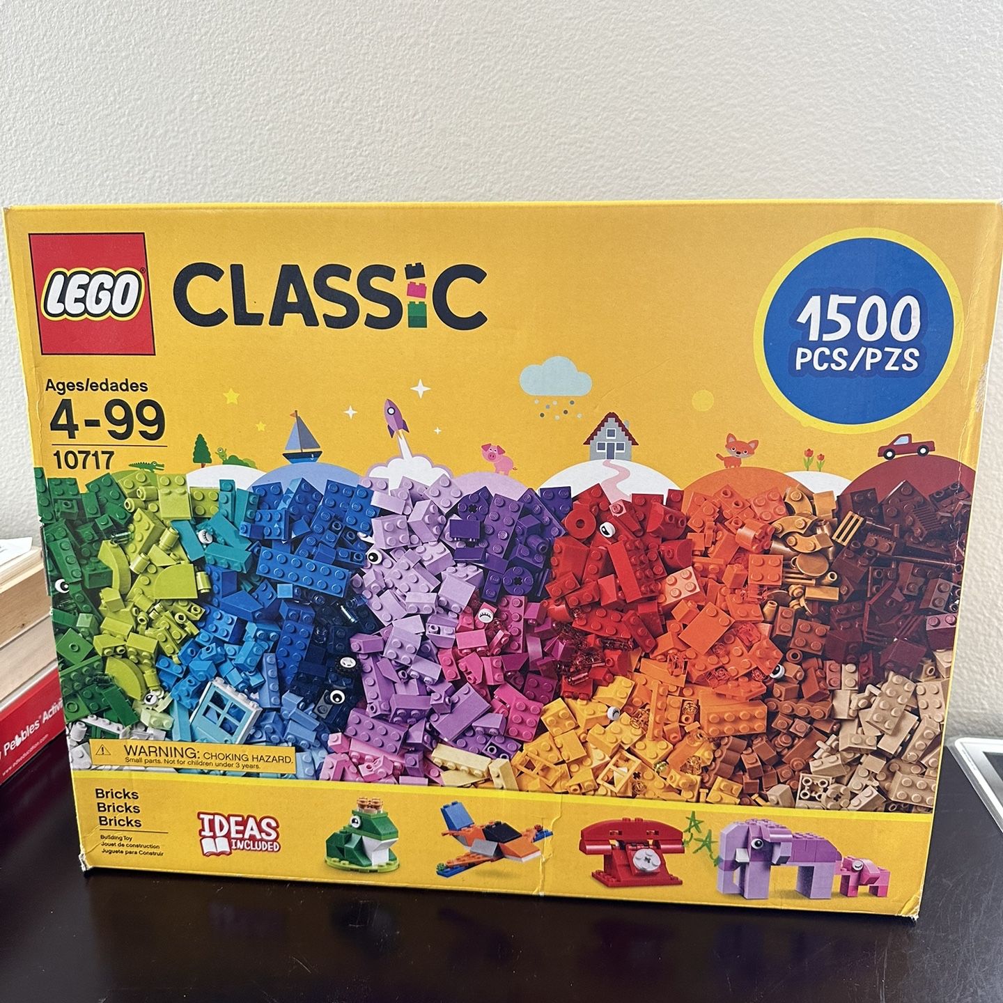 LEGO Classic 10717 Bricks 1500 Piece Set - Encourages Creativity